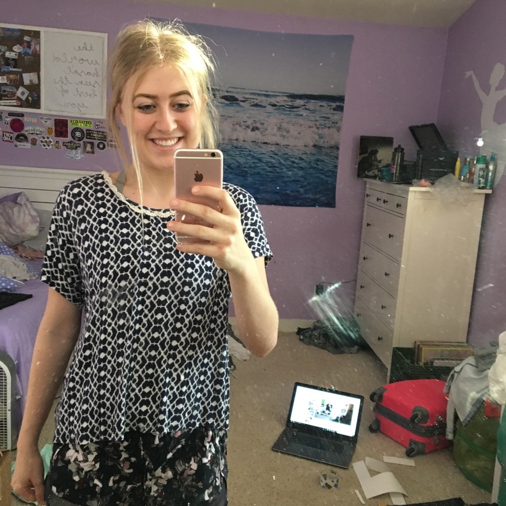 Francesca’s Blue and White Open Top